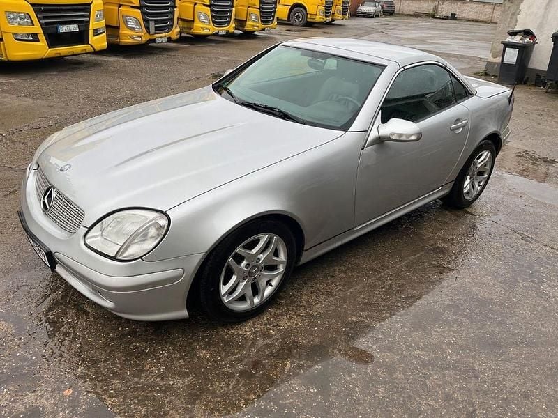 Silber Gebraucht 2004 Mercedes SLK200 Edition Cabrio | 4.480 € (Superpreis) - Bild 1/4