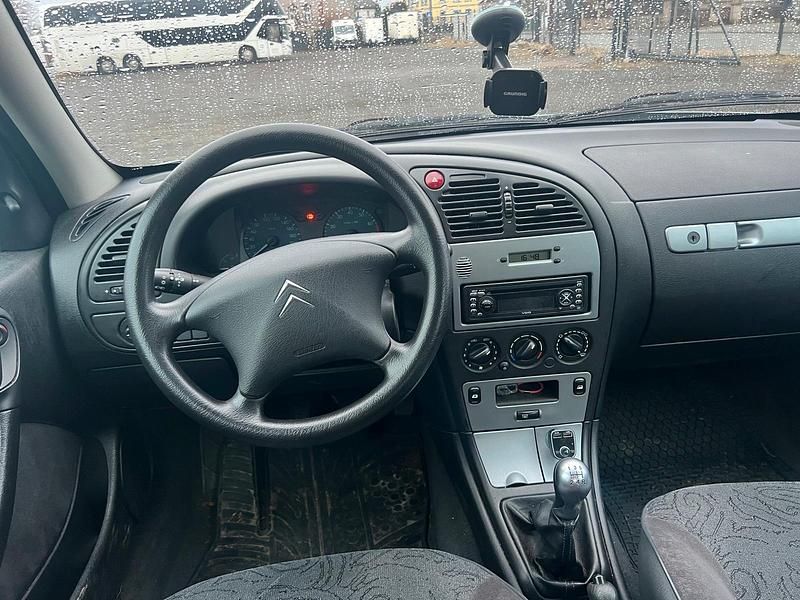 Gebraucht Citroën Xsara 110 PS (80 kW) 2002 Blau Limousine