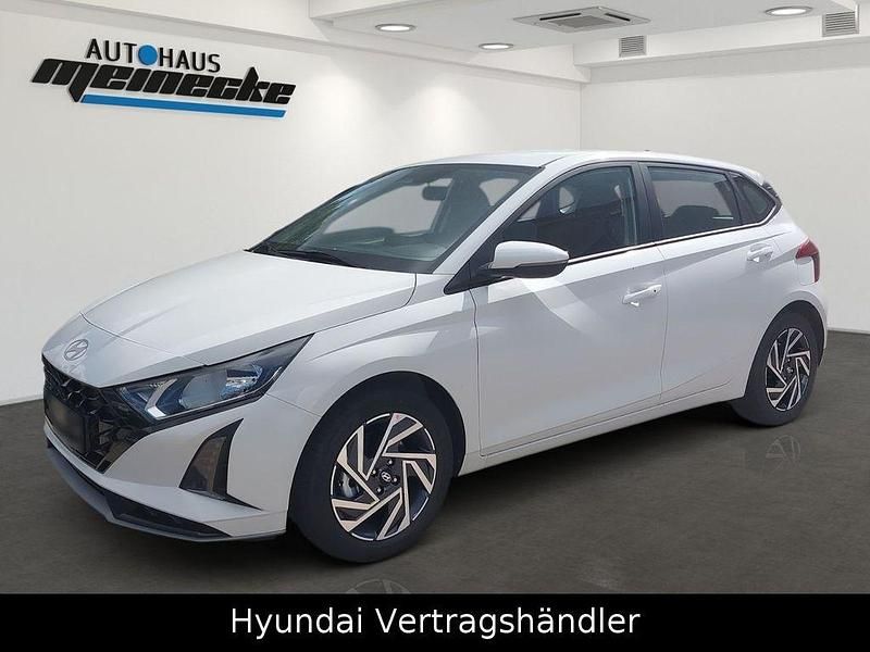 Weiß Neu 2025 Hyundai i20 Trend Limousine | 22.390 € (Fairer Preis) - Bild 1/4