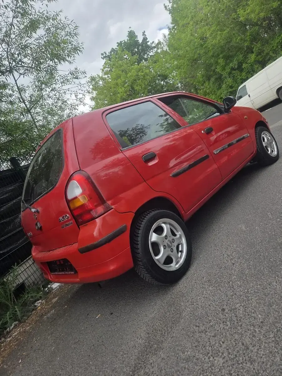 Usata Suzuki Alto 63 CV (46 kW) 2002 Rosso Utilitaria