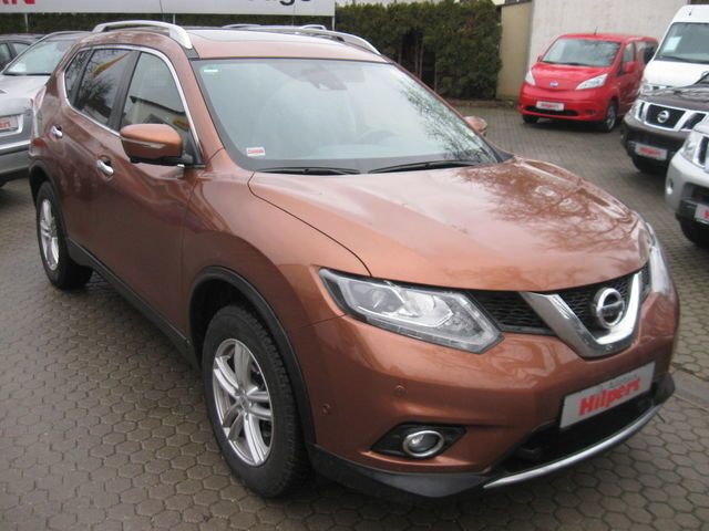 Orange metallic Gebraucht 2014 Nissan X-Trail Tekna SUV | 27.999 € - Bild 1/4