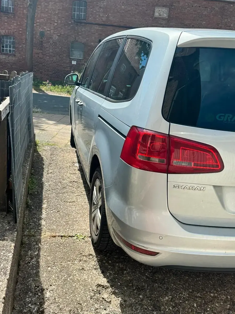 Gebraucht VW Sharan 140 PS (102 kW) 2011 Silber Van / Kleinbus