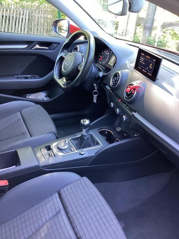 Gebraucht Audi A3 S-Line 125 PS (91 kW) 2016 Rot Limousine