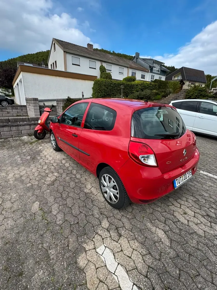 Gebraucht Renault Clio III 75 PS (55 kW) 2012 Coupé