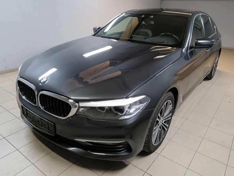 Grau Gebraucht 2018 BMW 530 Sport Line Limousine | 24.900 € (Superpreis) - Bild 1/4