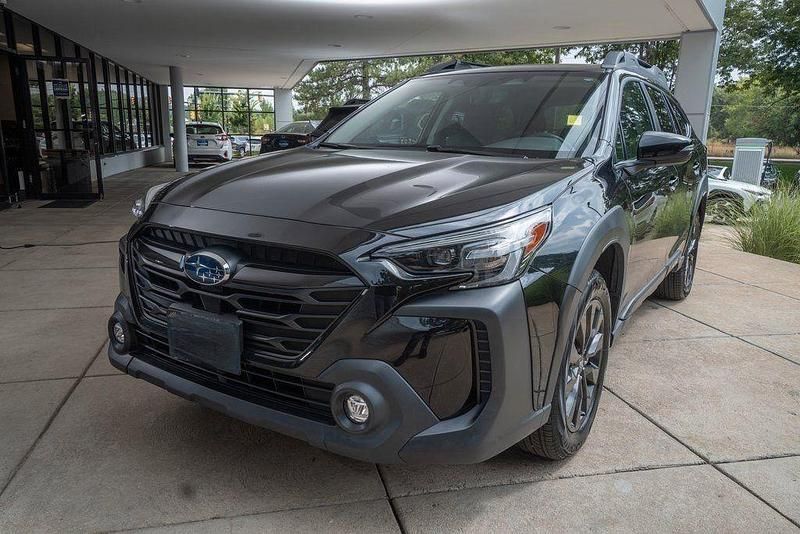 Schwarz Gebraucht 2021 Subaru Outback SUV | 25.500 € - Bild 1/4