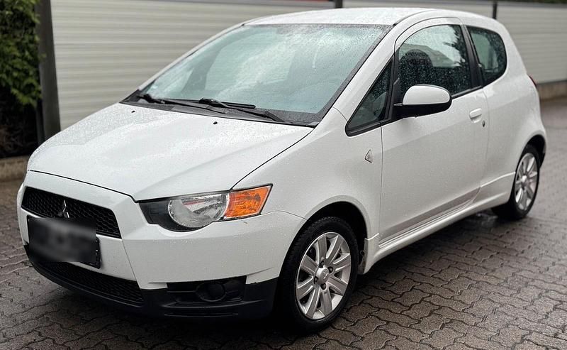 Weiß Gebraucht 2012 Mitsubishi Colt Limousine | 3.400 € (Fairer Preis) - Bild 1/4