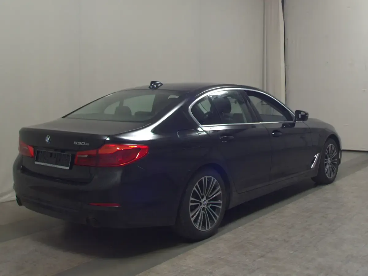 Gebraucht BMW 530 Sport Line 252 PS (185 kW) 2020 Schwarz Limousine