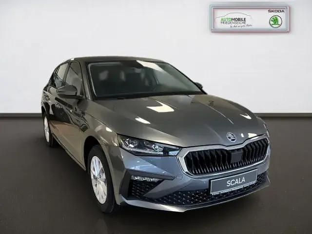 Gebraucht Skoda Scala Selection 116 PS (85 kW) 2024 Grau Kleinwagen