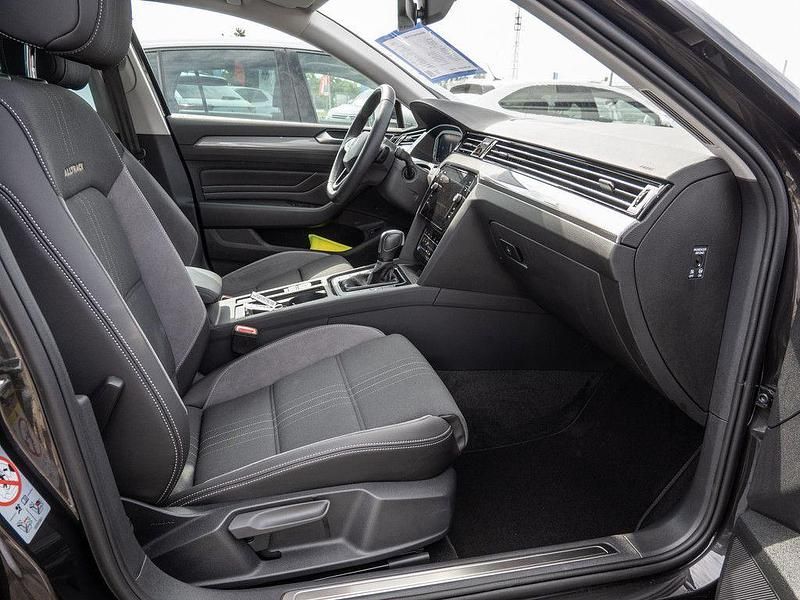 Gebraucht VW Passat Alltrack 200 PS (147 kW) 2023 Mangangrau Kombi