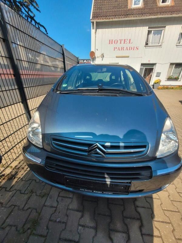 Grau Gebraucht 2006 Citroën Xsara Picasso Van / Kleinbus | 1.150 € - Bild 1/4