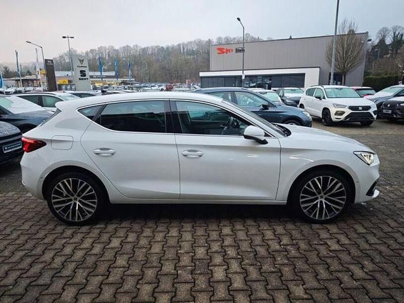 Gebraucht Seat Leon XCELLENCE 131 PS (96 kW) 2021 Weiß Limousine