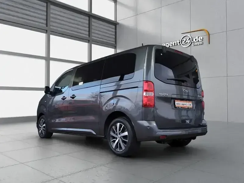 Gebraucht Toyota Proace Verso 177 PS (130 kW) 2020 Dark grey metallic Kombi