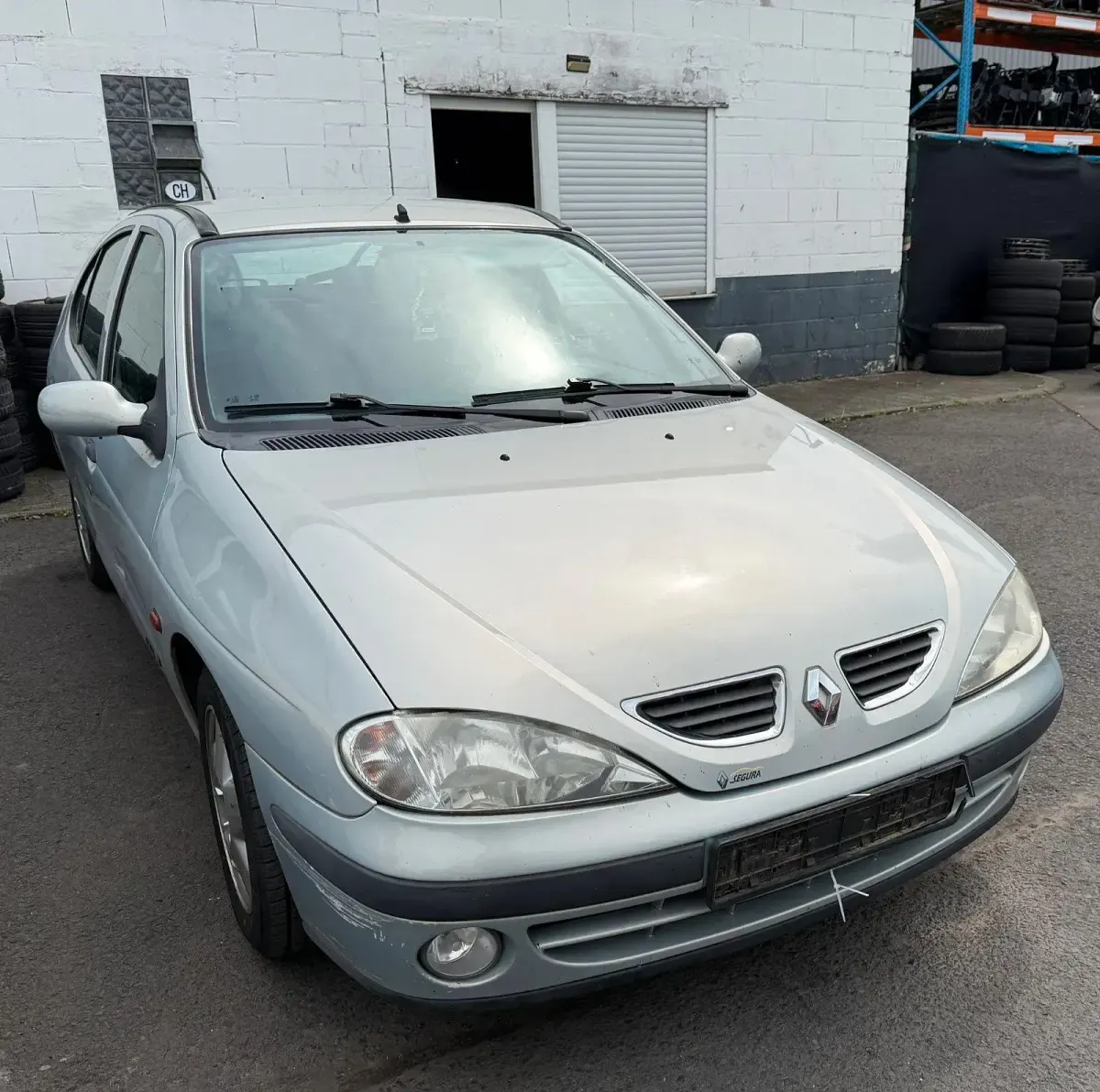 Gebraucht Renault Mégane 107 PS (78 kW) 2000 Silber Limousine