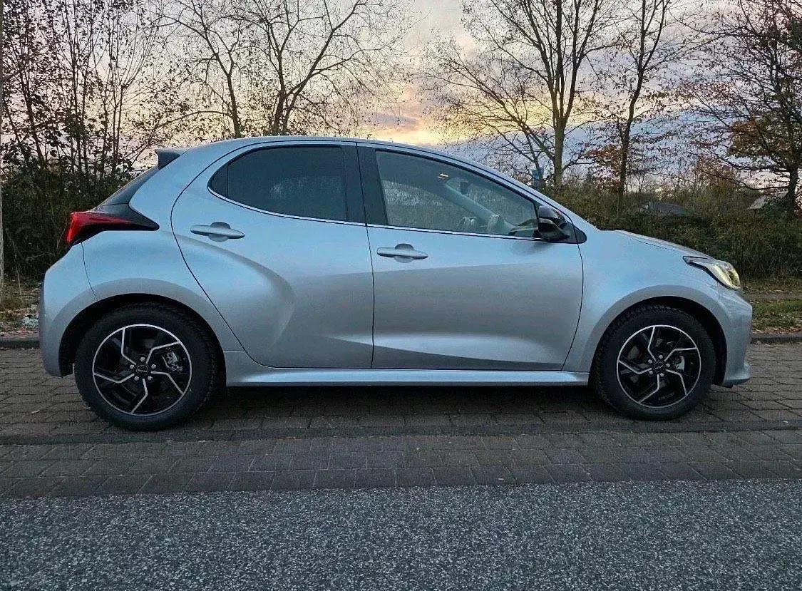 Second-hand Mazda 2 116 CP (85 kW) 2023 Argintiu Hatchback