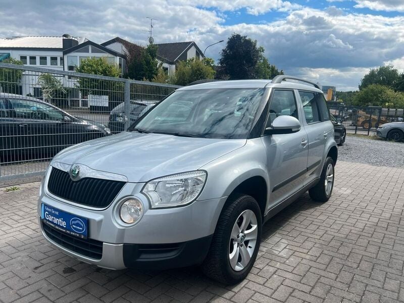 Silber Gebraucht 2011 Skoda Yeti Ambition SUV | 7.300 € (Guter Preis) - Bild 1/4