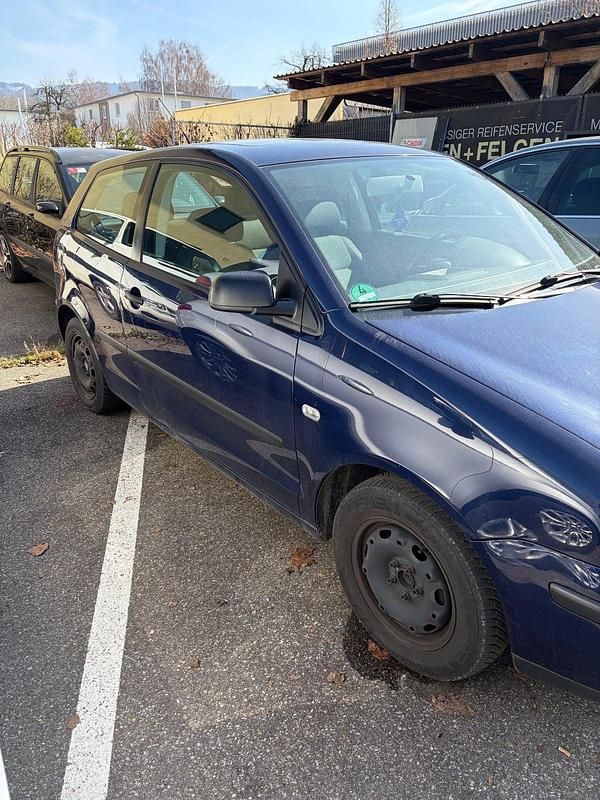 Gebraucht VW Polo 54 PS (39 kW) 2004 Blau Kleinwagen