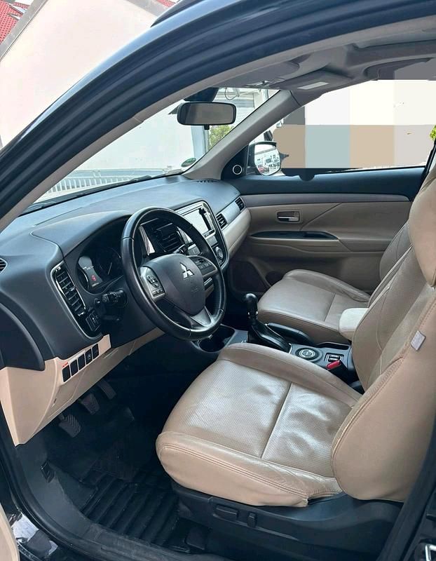 Gebraucht Mitsubishi Outlander 150 PS (110 kW) 2013 Schwarz SUV