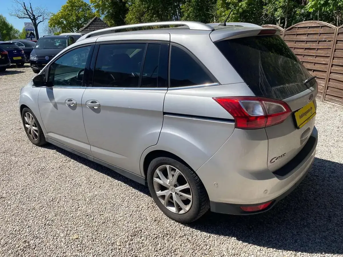 Używany Ford Grand C-Max Titanium 150 KM (110 kW) 2017 Srebrny Minivan