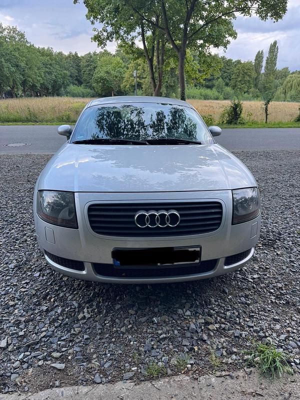 Silber Gebraucht 1998 Audi TT Coupé | 3.290 € (Fairer Preis) - Bild 1/4