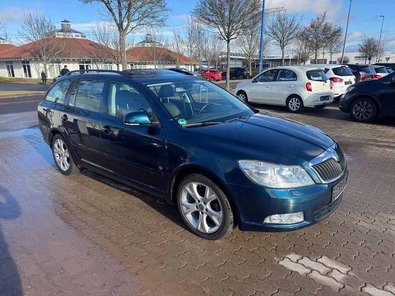 Gebraucht Skoda Octavia Elegance 160 PS (117 kW) 2012 Grün Kombi