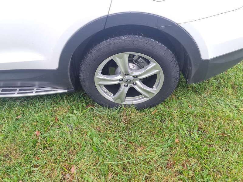 Weiß Gebraucht 2015 Hyundai Santa Fe Premium SUV | 18.700 € (Fairer Preis) - Bild 1/4