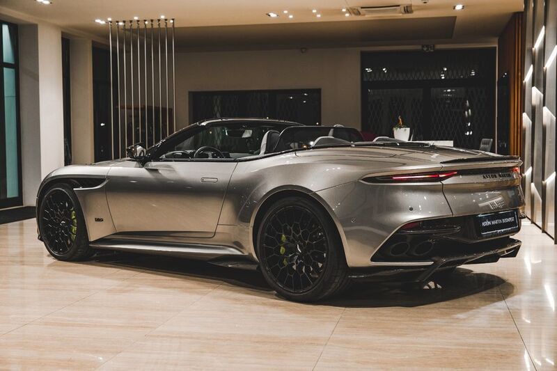 Gebraucht Aston Martin DBS 770 PS (566 kW) 2024 Silber Cabrio