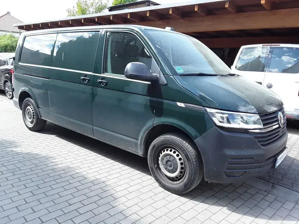 Second-hand VW Transporter 150 CP (110 kW) 2020 Verde Van