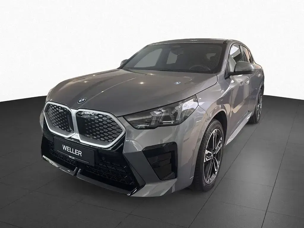 Neu BMW iX2 M Sport 150 kW (204 PS) 2026 Grau SUV