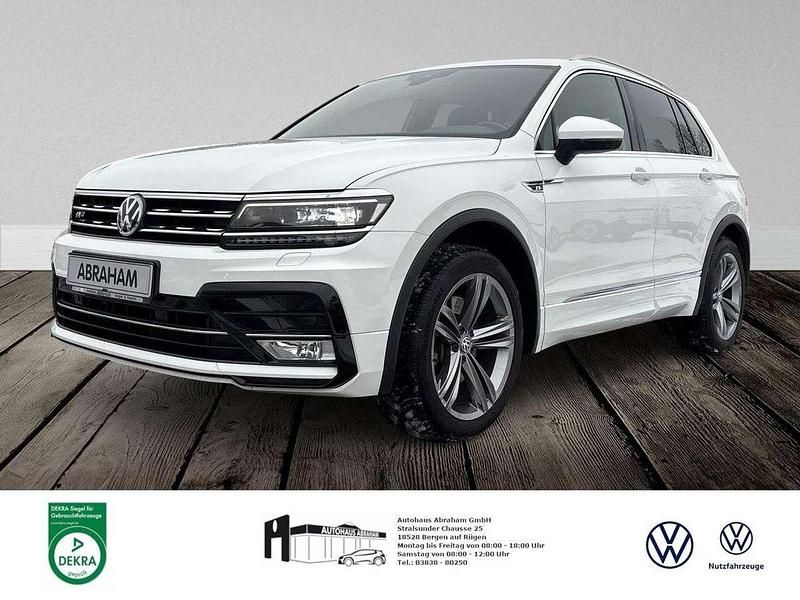 Pure white Gebraucht 2016 VW Tiguan Highline SUV | 18.990 € (Etwas zu teuer) - Bild 1/4