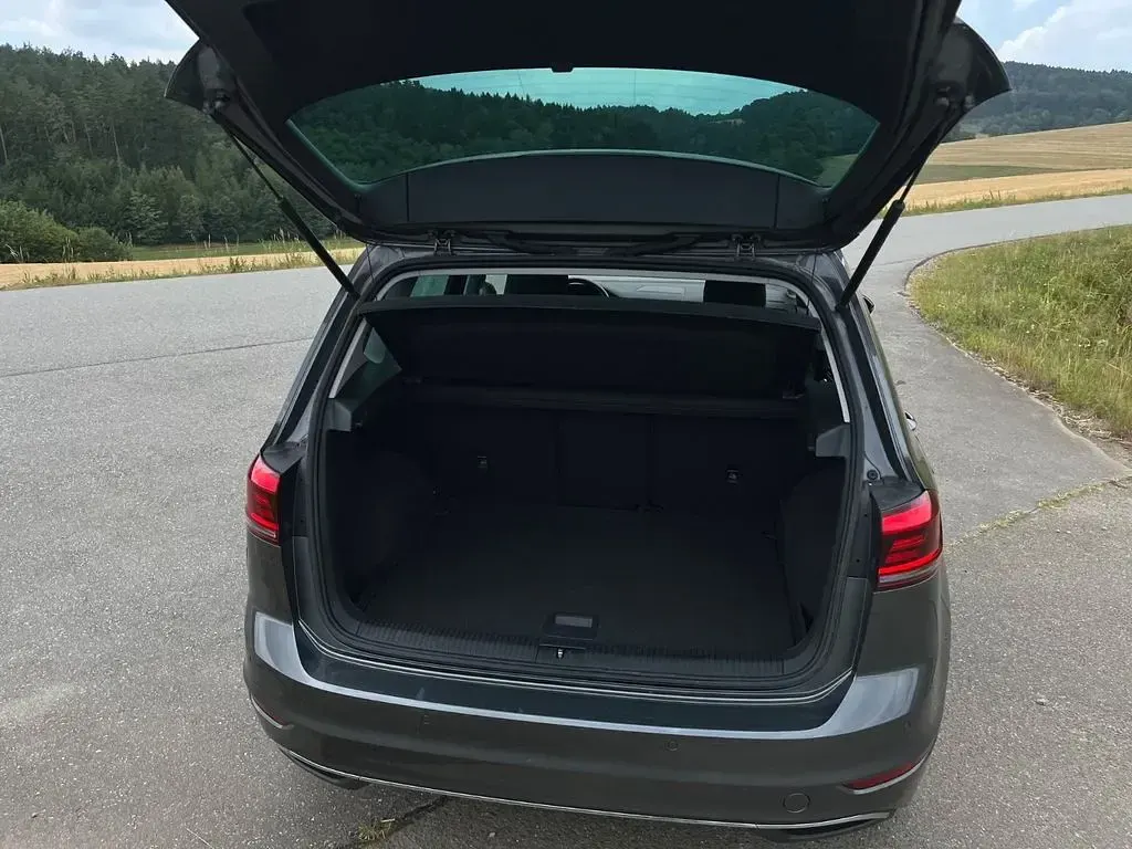 Gebraucht VW Golf Sportsvan Join 131 PS (96 kW) 2019 Grau Van / Kleinbus
