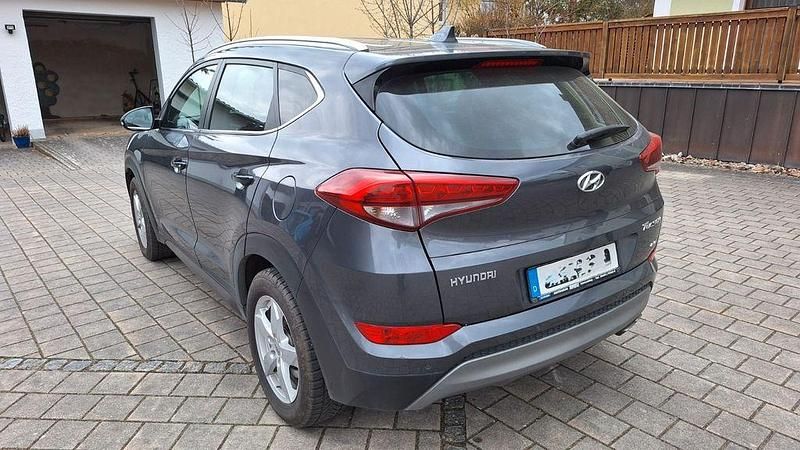 Gebraucht Hyundai Tucson Style 177 PS (130 kW) 2017 Grau SUV