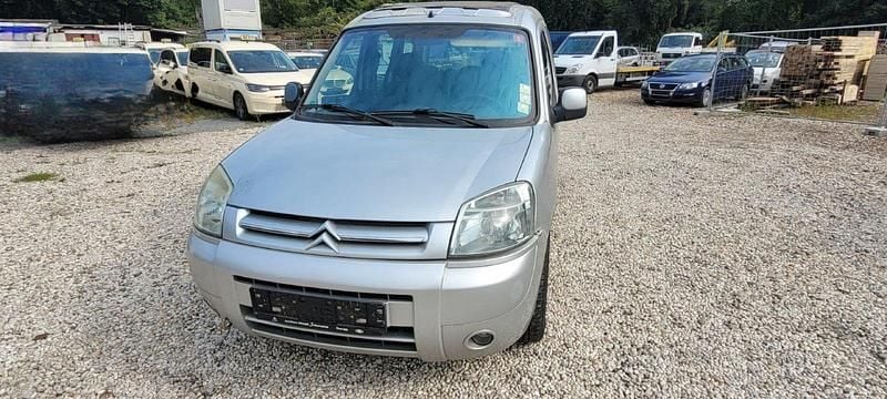 Gebraucht Citroën Berlingo 109 PS (80 kW) 2005 Silber Van / Kleinbus