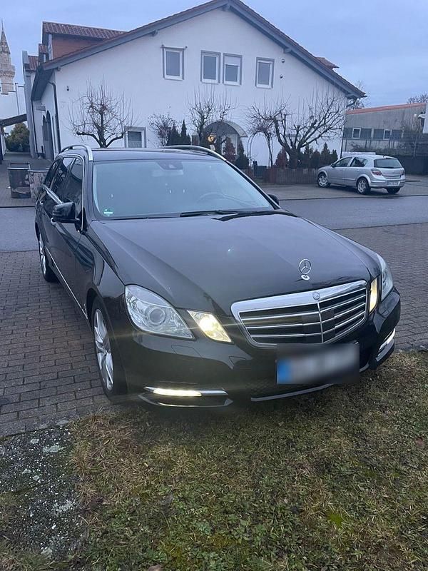 Gebraucht Mercedes E350 Avantgarde 265 PS (194 kW) 2012 Kombi