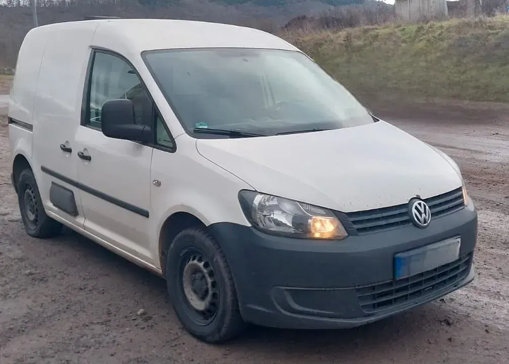 Usado VW Caddy 102 HP (75 kW) 2013 Branco Monovolume