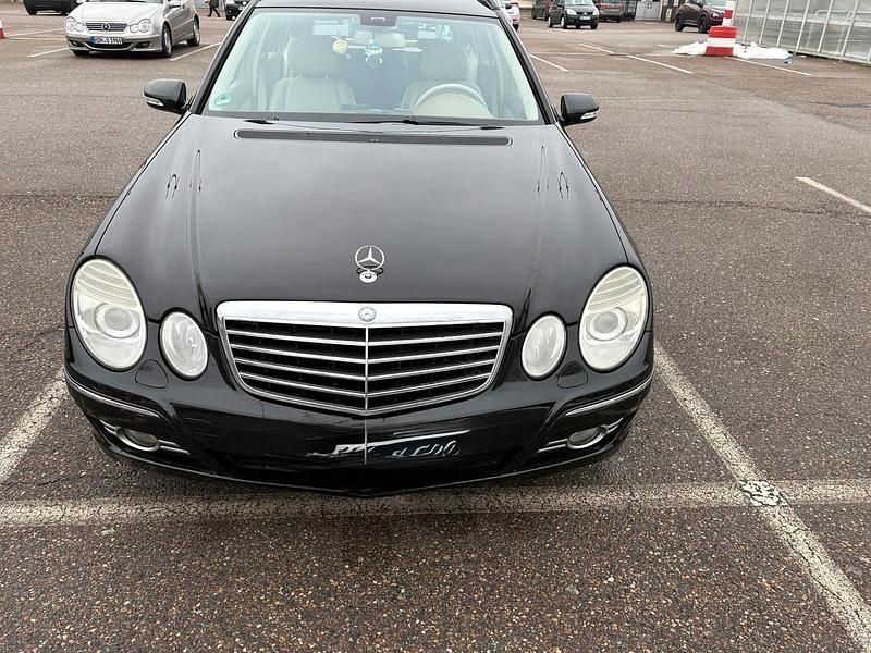 Gebraucht Mercedes E320 Avantgarde 224 PS (164 kW) 2006 Schwarz Kombi