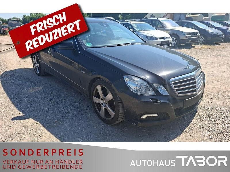 Obsidianschwarz metalliclack Gebraucht 2010 Mercedes E350 Avantgarde Kombi | 5.585 € - Bild 1/4
