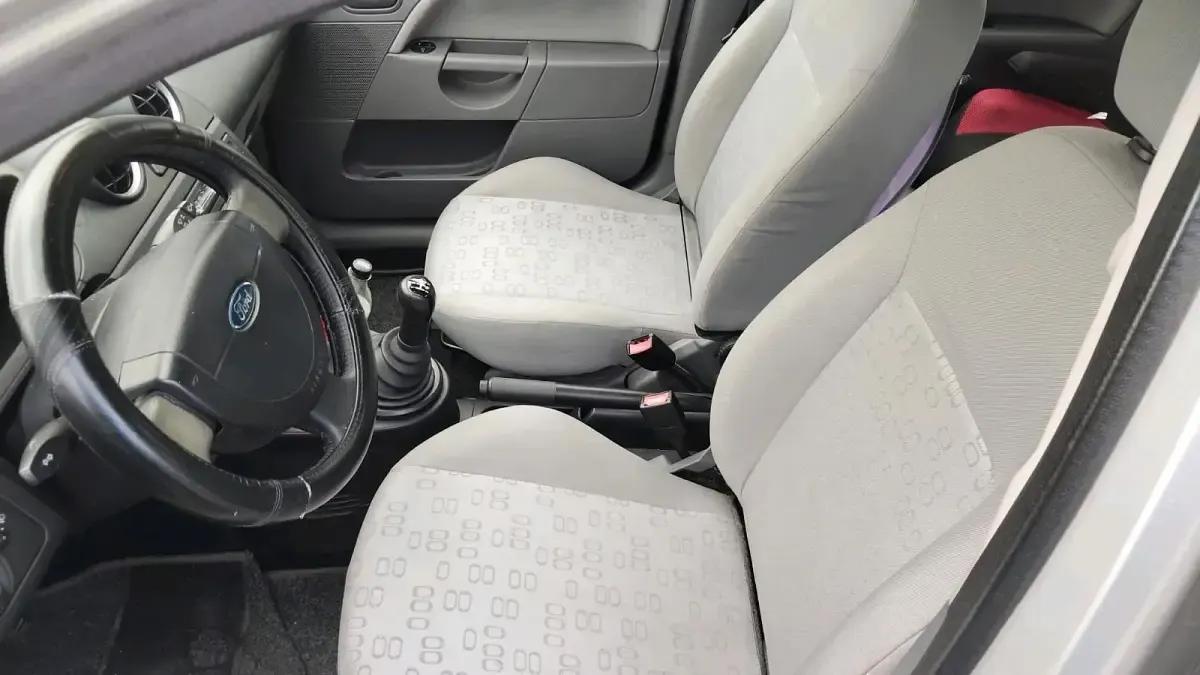 Gebraucht Ford Fiesta 60 PS (44 kW) 2003 Silber Kleinwagen