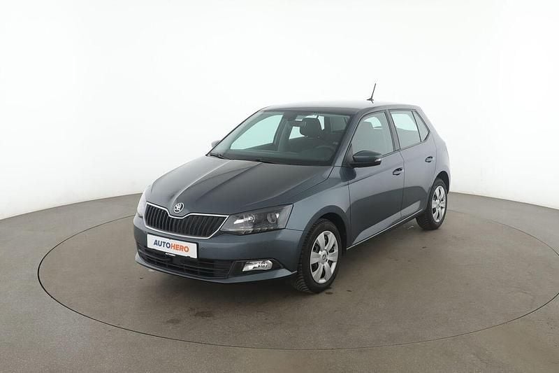 Grau Gebraucht 2018 Skoda Fabia Ambition Limousine | 10.450 € (Fairer Preis) - Bild 1/3
