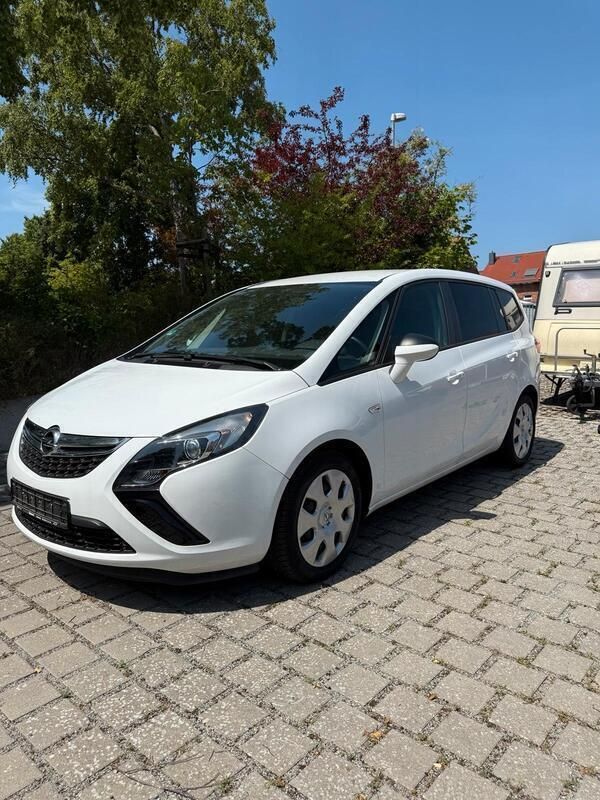 Weiß Gebraucht 2015 Opel Zafira Tourer Van / Kleinbus | 8.990 € (Guter Preis) - Bild 1/4
