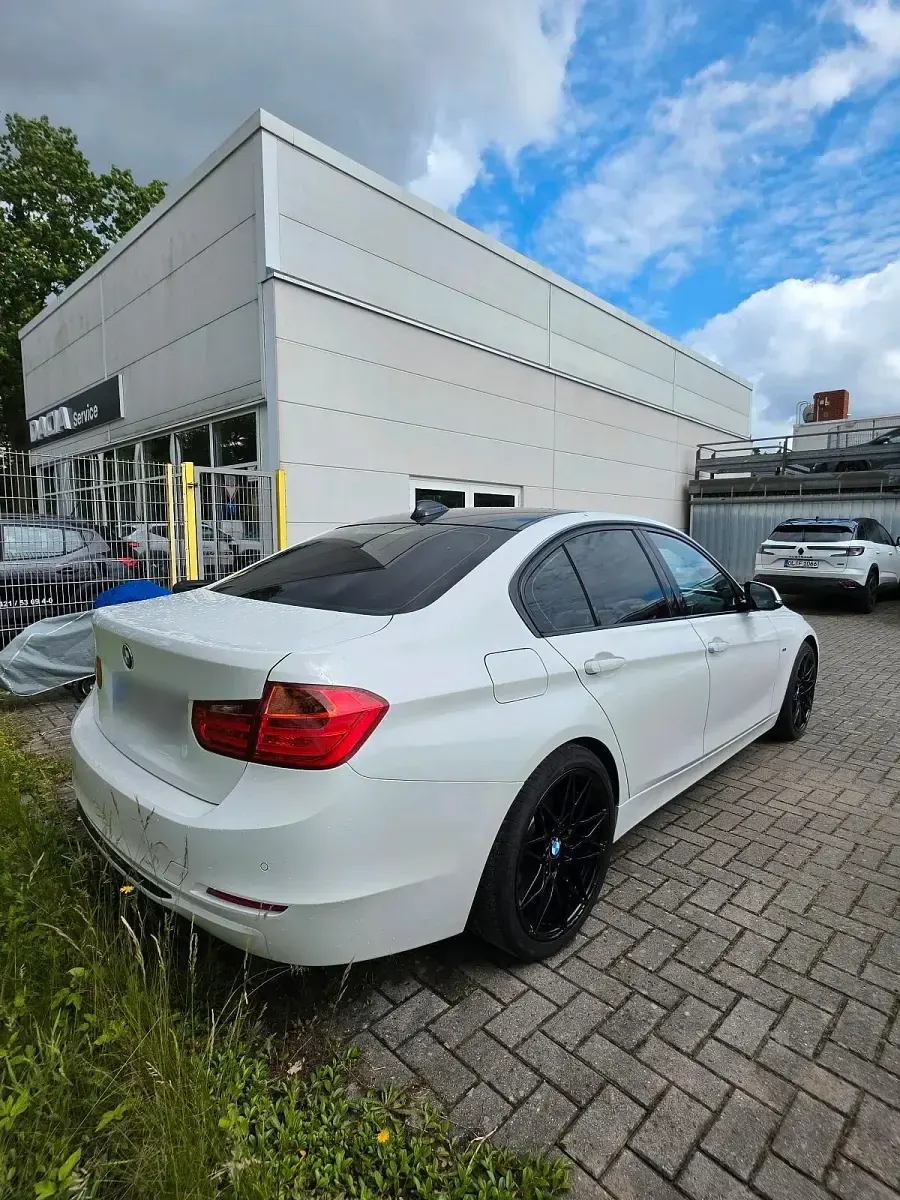 Gebraucht BMW 328 245 PS (180 kW) 2014 Weiß Limousine
