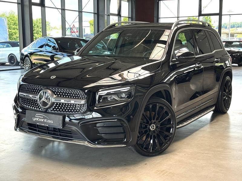 Kosmosschwarz metalliclack Gebraucht 2025 Mercedes GLB220 AMG SUV | 56.900 € (Teuer) - Bild 1/4