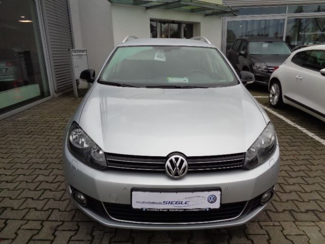 Gebraucht VW Golf VII Business 140 PS (102 kW) 2012 Silber metallic Kombi