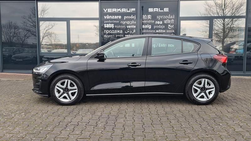 Gebraucht Ford Focus Cool & Connect 101 PS (74 kW) 2022 Schwarz Limousine