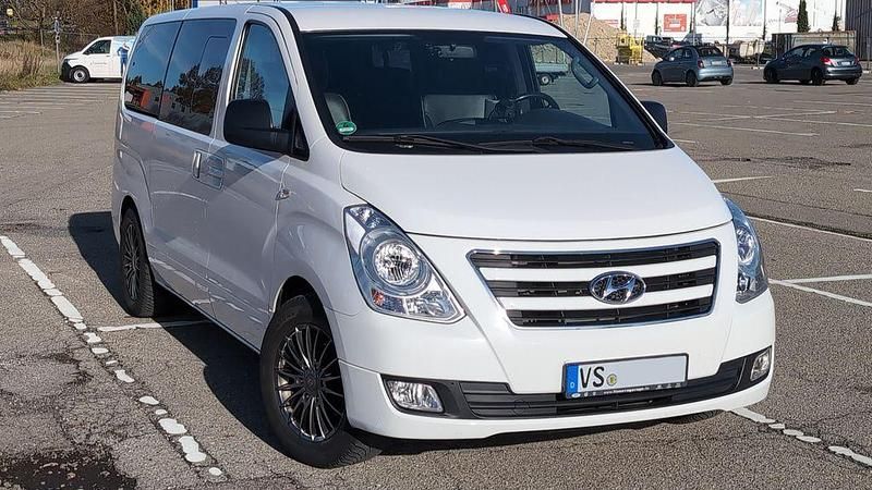 Weiß Gebraucht 2016 Hyundai H-1 Premium Van | 18.300 € (Fairer Preis) - Bild 1/4