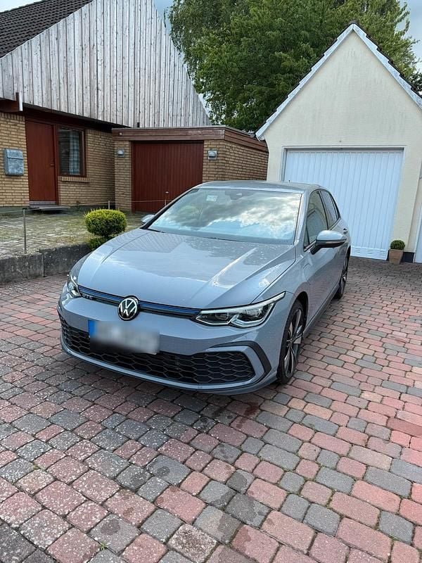 Grau Gebraucht 2021 VW Golf VIII GTE Kleinwagen | 23.500 € (Guter Preis) - Bild 1/4