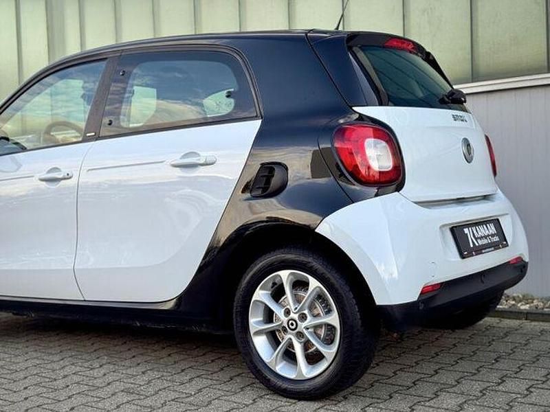 Gebraucht Smart ForFour Passion 71 PS (52 kW) 2019 Weiß Kleinwagen