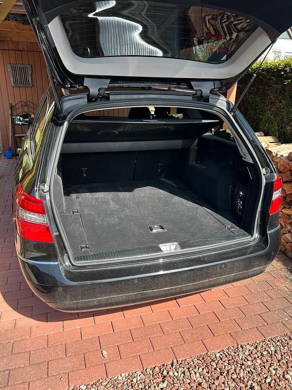 Gebraucht Mercedes E250 204 PS (150 kW) 2012 Schwarz Kombi