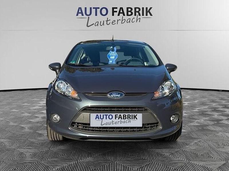 Gebraucht Ford Fiesta Trend 82 PS (60 kW) 2011 Blau Kleinwagen