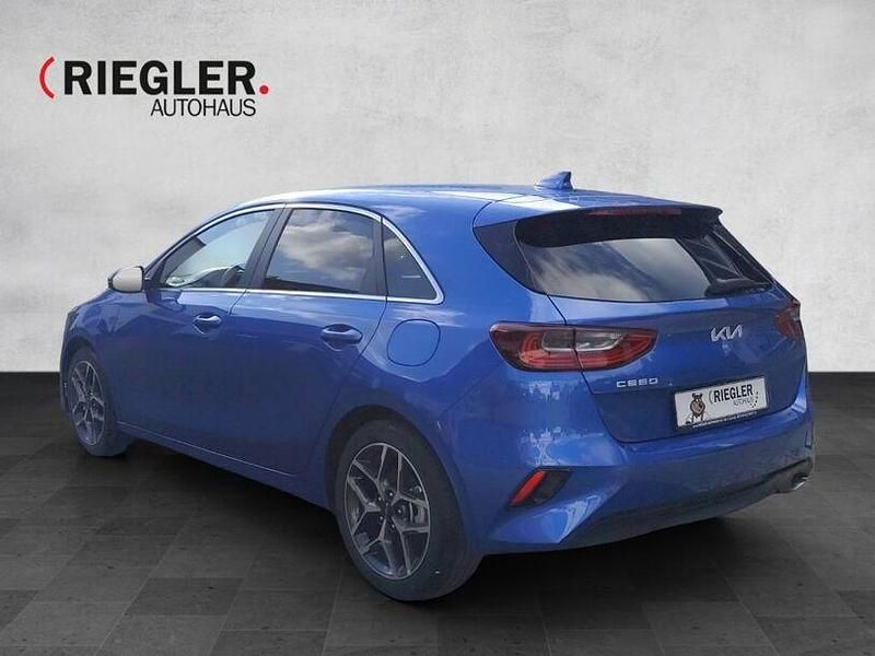 Neu Kia Ceed 140 PS (102 kW) 2025 Schwarz Kleinwagen